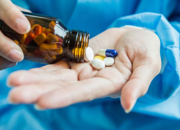 Антибиотики: когда они спасение, а когда — лишняя нагрузка на организм