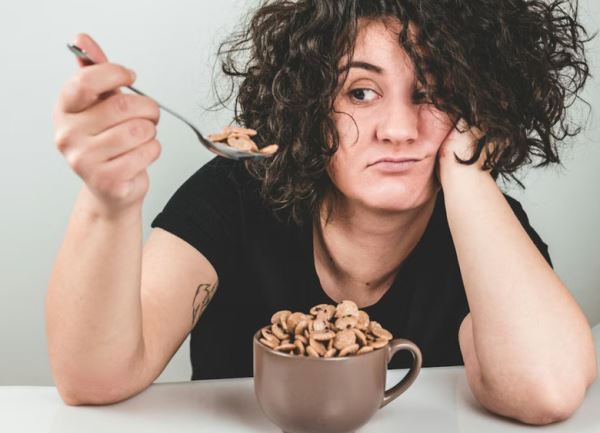 Стресс и вес: почему одни тают, а другие набирают — и при чем тут метаболизм