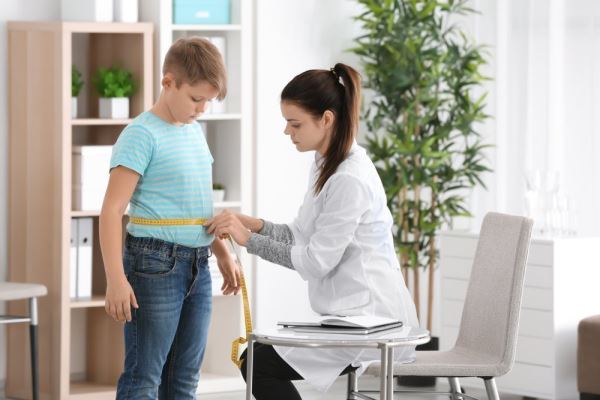 Откуда берется детское ожирение: причина, по которой оно начинается задолго до лишних килограммов