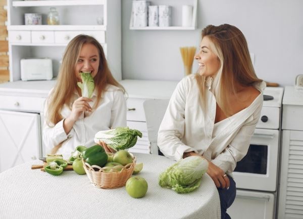 Полезные продукты для гормонального здоровья женщины: что включить в рацион